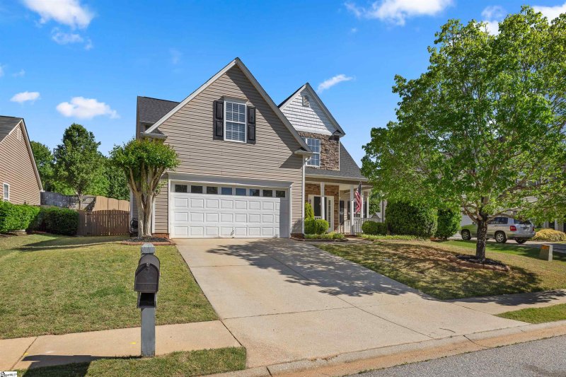 Property image 2 at 307 Grimes Drive, Simpsonville, SC 29681