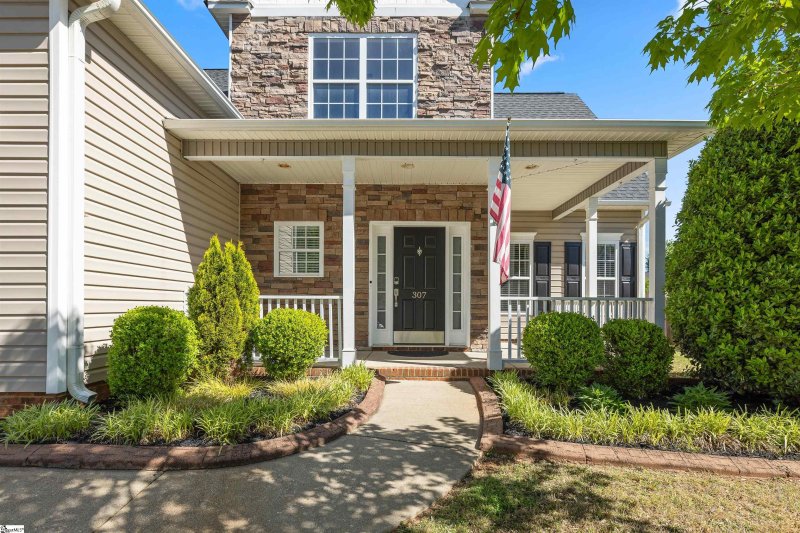 Property image 3 at 307 Grimes Drive, Simpsonville, SC 29681