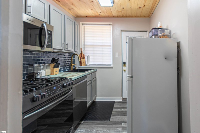 Property image 3 at 601 CLEVELAND Street, Greenville, SC 29601