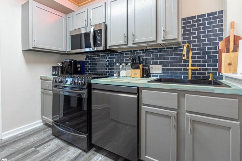 Property image 5 at 601 CLEVELAND Street, Greenville, SC 29601