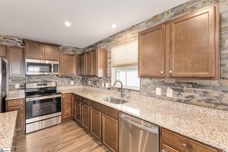 Property image 4 at 407 Vernonburg Court, Piedmont, SC 29673