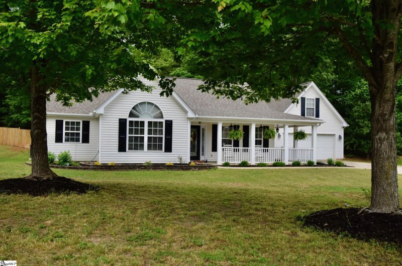 Property image 2 at 125 Largess Lane, Piedmont, SC 29673