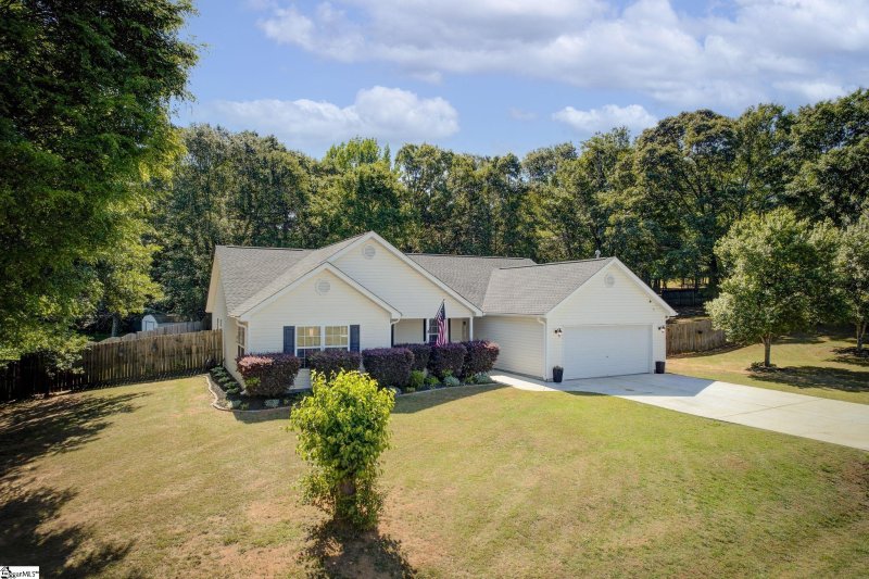 Property image 2 at 100 Cedar Glen Drive, Williamston, SC 29697