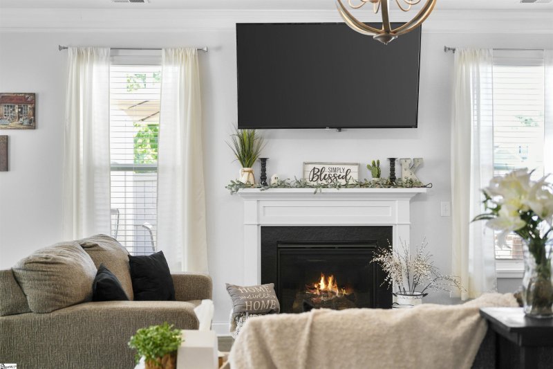 Property image 3 at 710 Paxton Rose Drive, Greer, SC 29650