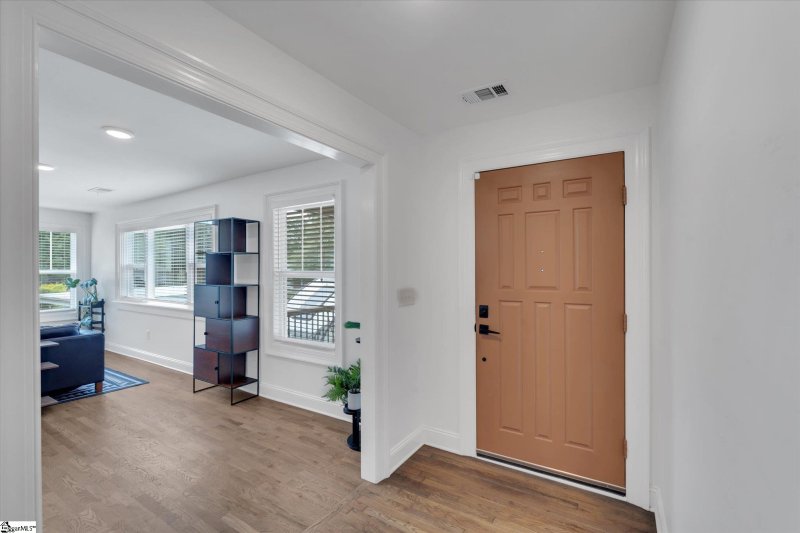 Property image 3 at 7 Cardinal Drive, Taylors, SC 29687