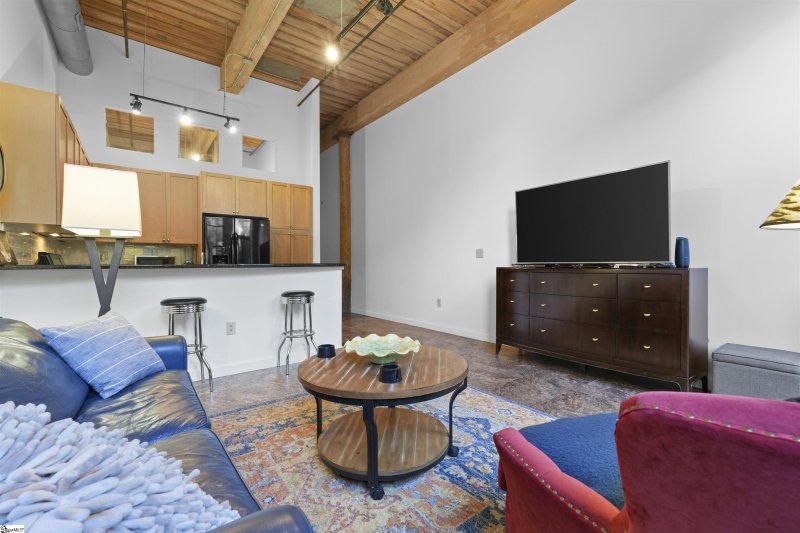 Property image 4 at 400 Mills Avenue, Greenville, SC 29605