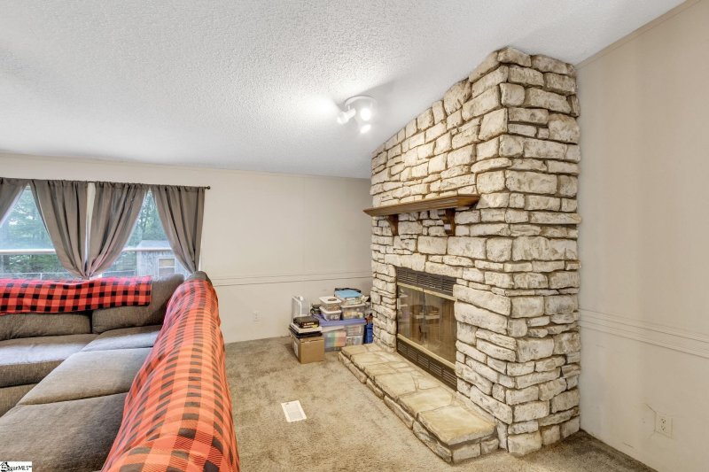 Property image 4 at 602 Colonist Court, Simpsonville, SC 29680