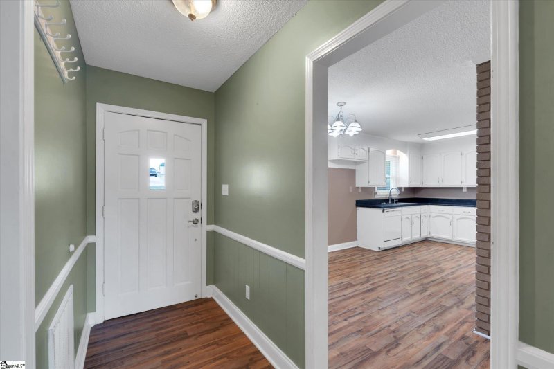 Property image 3 at 104 Country Glen Lane, Pelzer, SC 29669