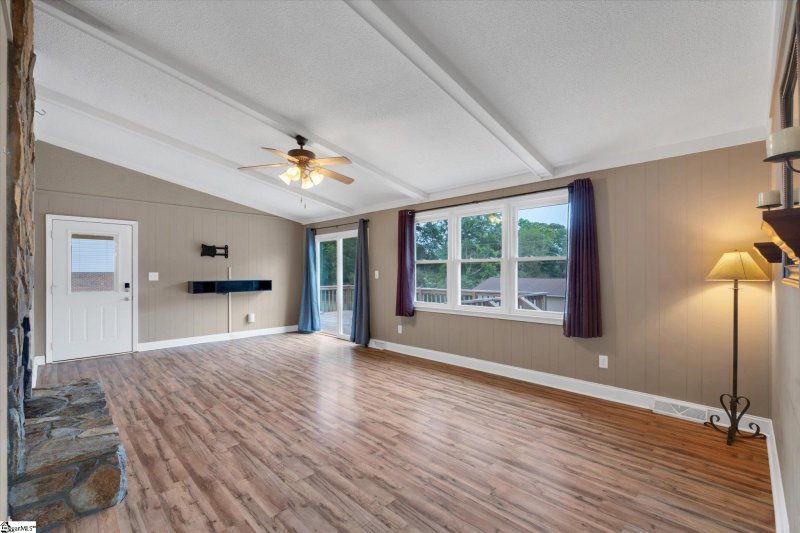 Property image 5 at 104 Country Glen Lane, Pelzer, SC 29669