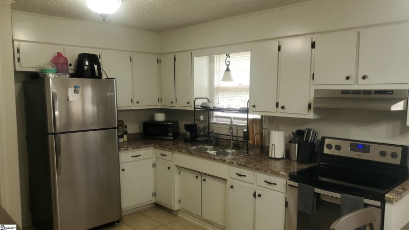 Property image 3 at 111 Helen Street, Piedmont, SC 29673