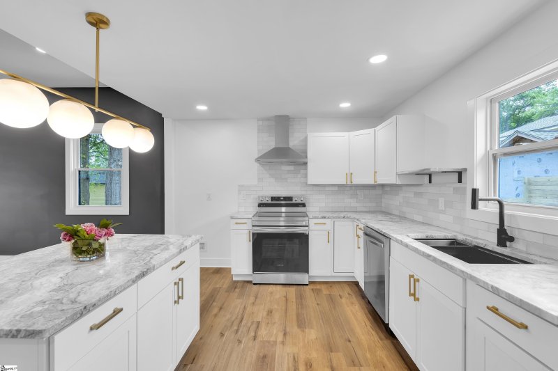 Property image 2 at 11 E Street, Greenville, SC 29611