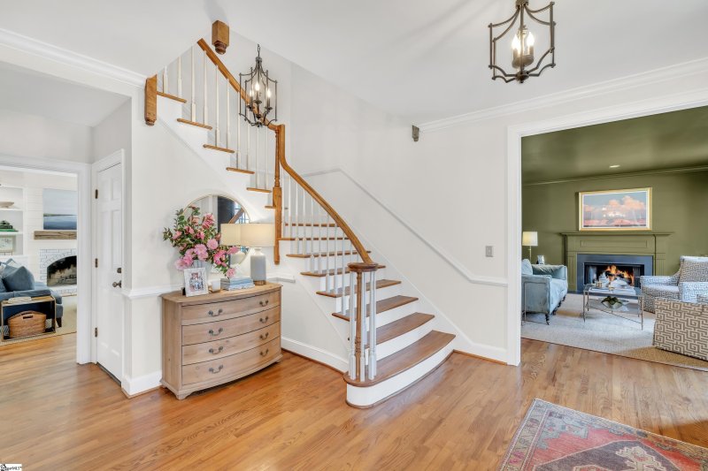 Property image 2 at 8 Faversham Circle, Greenville, SC 29607