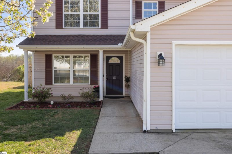 Property image 2 at 135 Kingscreek Drive, Greer, SC 29650