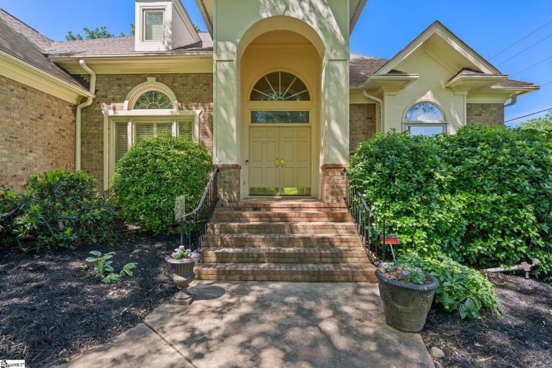 Property image 3 at 100 Thornblade Boulevard, Greer, SC 29650