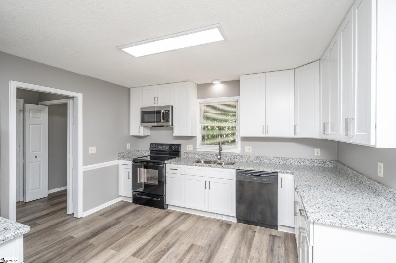 Property image 5 at 108 W Marley Lane, Simpsonville, SC 29681