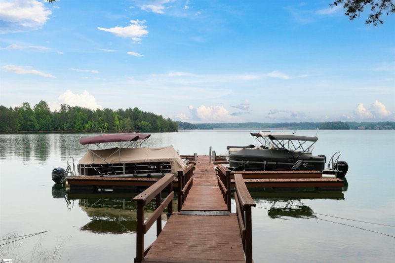 Property image 2 at 201 Wild Oak Court, Seneca, SC 29672