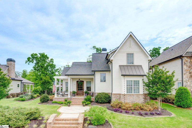 10 Adulas Drive