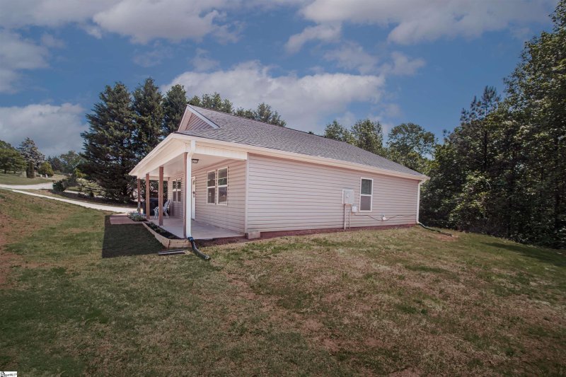 Property image 5 at 106 Golden Springs Lane, Liberty, SC 29657