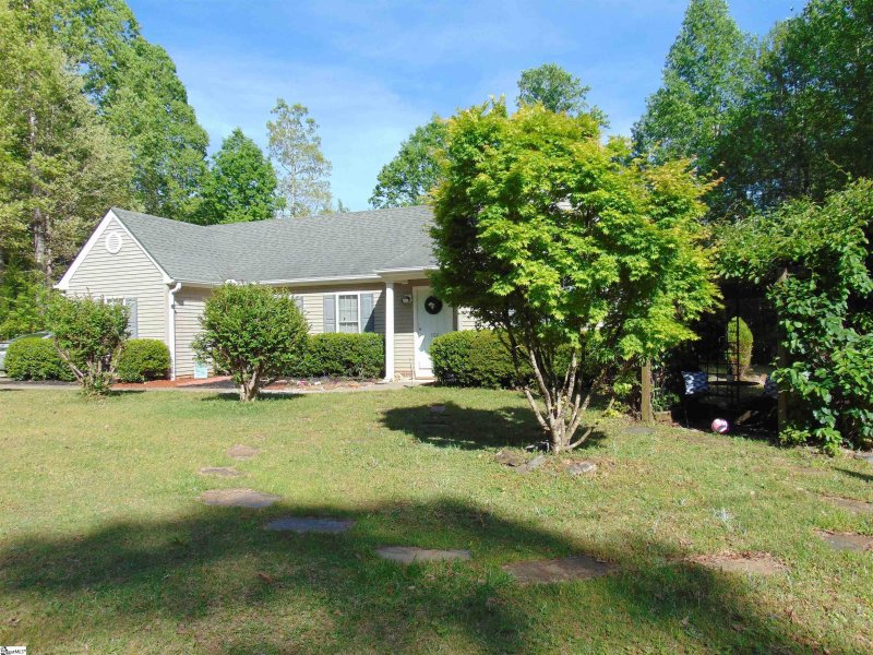 Property image 2 at 108 Shady Lane, Easley, SC 29640