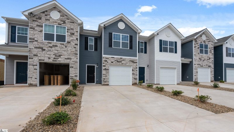 Property image 2 at 742 Embark Circle, Greer, SC 29651