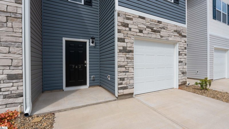 Property image 3 at 742 Embark Circle, Greer, SC 29651