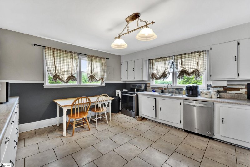 Property image 2 at 231 Mountain Crest Drive, Easley, SC 29640