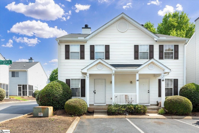 201 Hammett Grove Lane