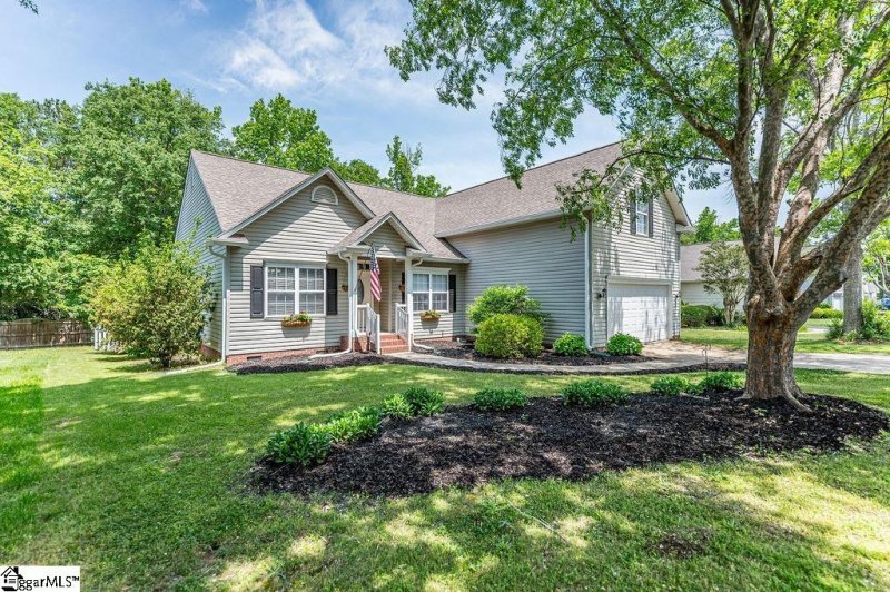 Property image 2 at 27 N Orchard Farms Avenue, Simpsonville, SC 29681