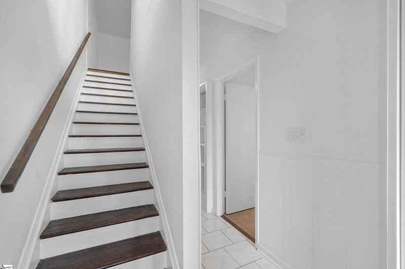 Property image 5 at 28 Spinnaker Court, Greenville, SC 29611