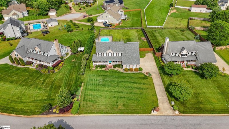 Property image 2 at 408 Saddlebred Drive, Pelzer, SC 29669