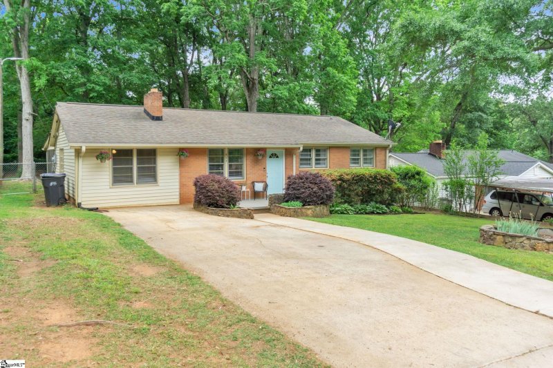 Property image 2 at 417 High Valley Boulevard, Greenville, SC 29605