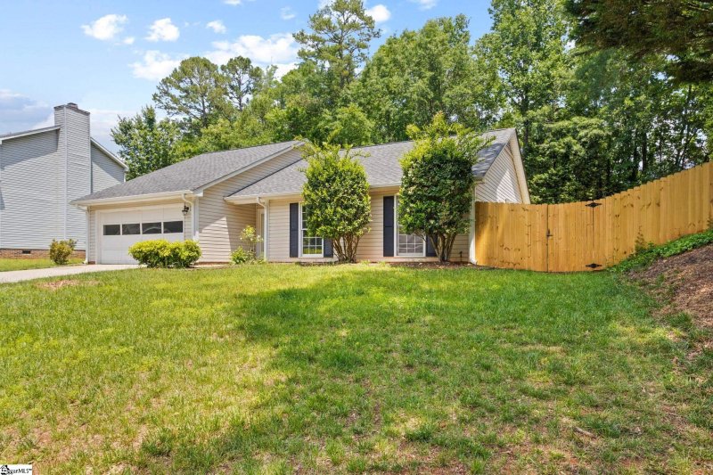 Property image 3 at 111 BOXELDER Lane, Simpsonville, SC 29680