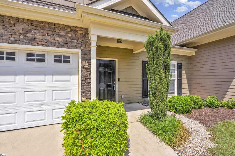 Property image 2 at 120 Ashgrove Lane, Greenville, SC 29607