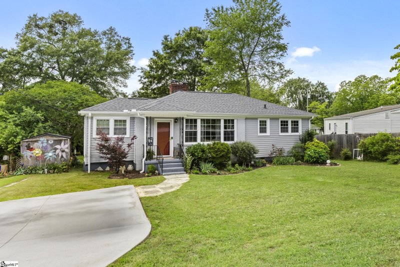 Property image 2 at 306 Legrand Boulevard, Greenville, SC 29607