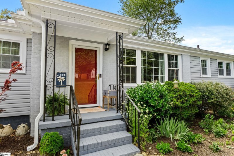 Property image 4 at 306 Legrand Boulevard, Greenville, SC 29607