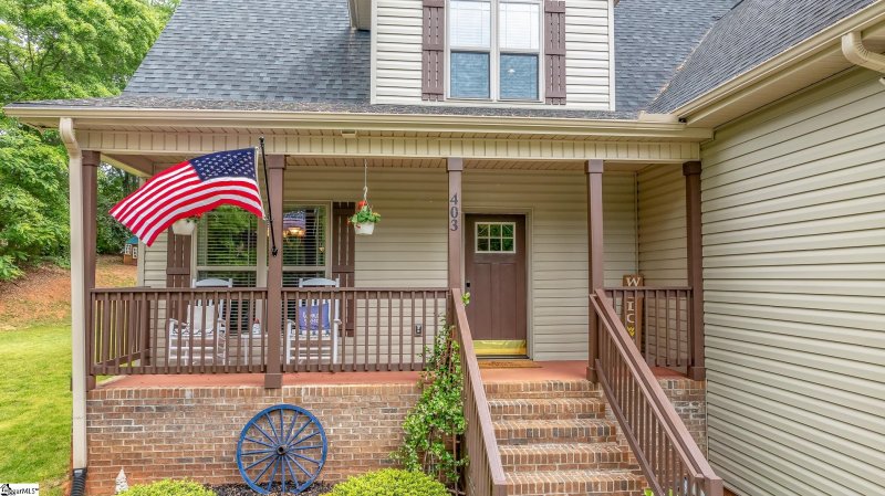 Property image 2 at 403 Palmetto Drive, Greer, SC 29651-5921