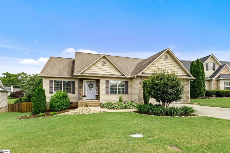 Property image 2 at 655 Secretariat Drive, Boiling Springs, SC 29316