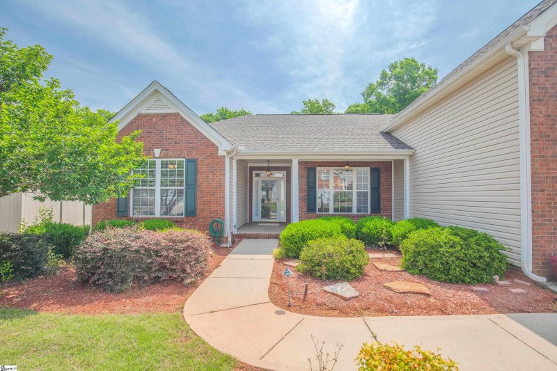 Property image 2 at 315 Surrywood Drive, Greenville, SC 29607