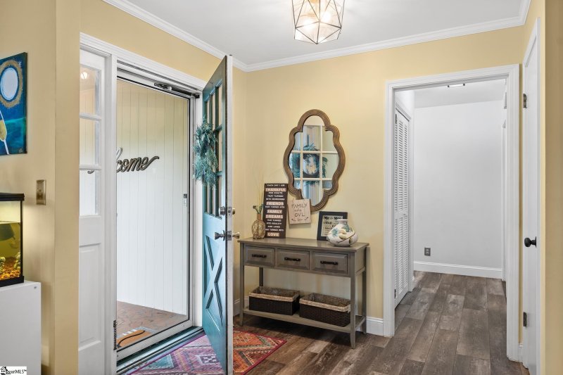 Property image 3 at 300 Ladbroke Road, Greenville, SC 29615-2829