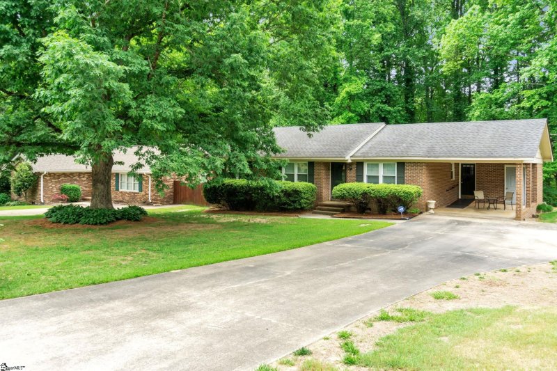 Property image 2 at 116 Trent Drive, Taylors, SC 29687