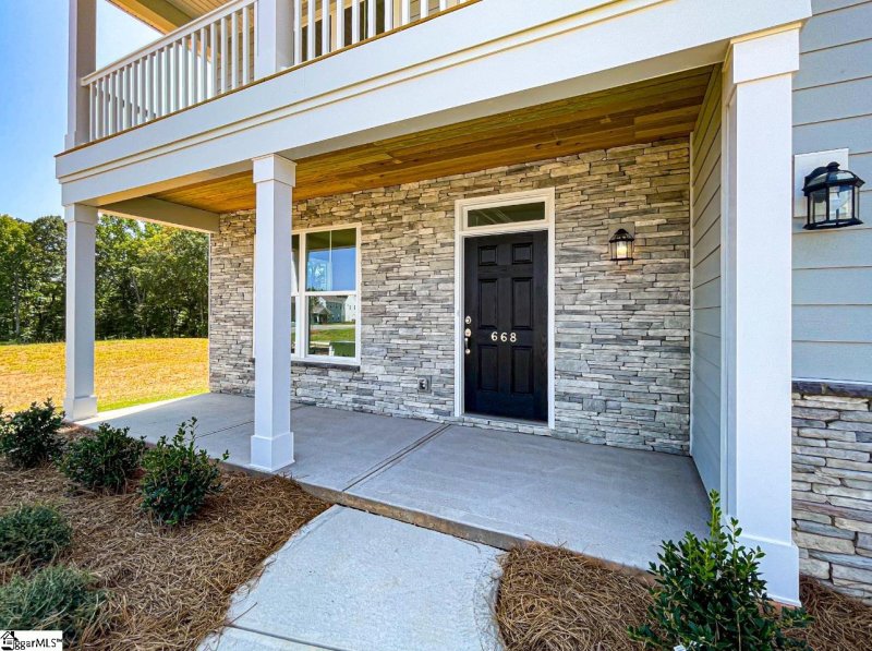 Property image 2 at 668 Columbus Circle, Simpsonville, SC 29680