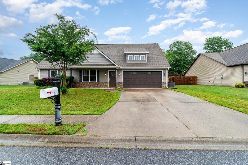 Property image 3 at 107 Queensland Court, Fountain Inn, SC 29644
