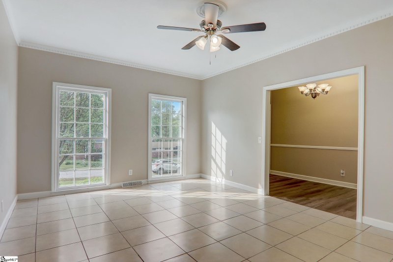 Property image 3 at 8 Wayne Drive, Taylors, SC 29687-4845