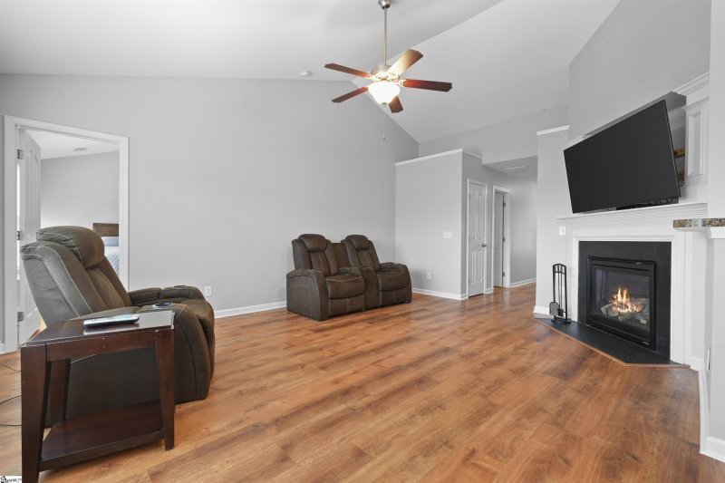 Property image 2 at 205 Riverdale Road, Simpsonville, SC 29680