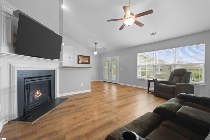 Property image 3 at 205 Riverdale Road, Simpsonville, SC 29680