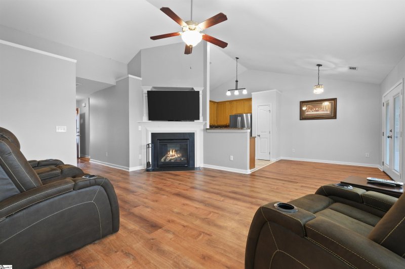 Property image 4 at 205 Riverdale Road, Simpsonville, SC 29680