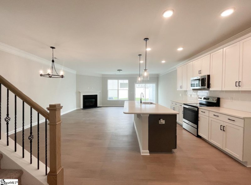 Property image 3 at 618 Autumn Lake Road, Simpsonville, SC 29681