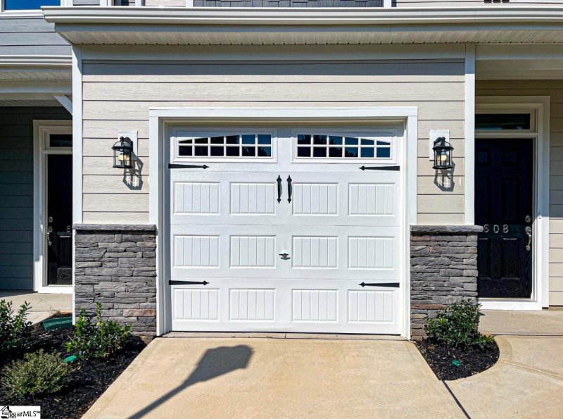 Property image 2 at 608 Autumn Lake Road, Simpsonville, SC 29681