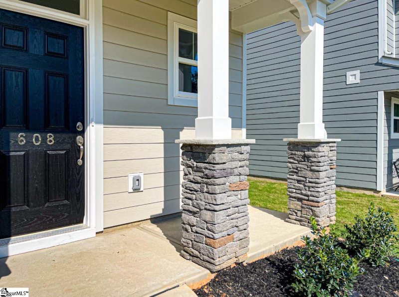 Property image 4 at 608 Autumn Lake Road, Simpsonville, SC 29681