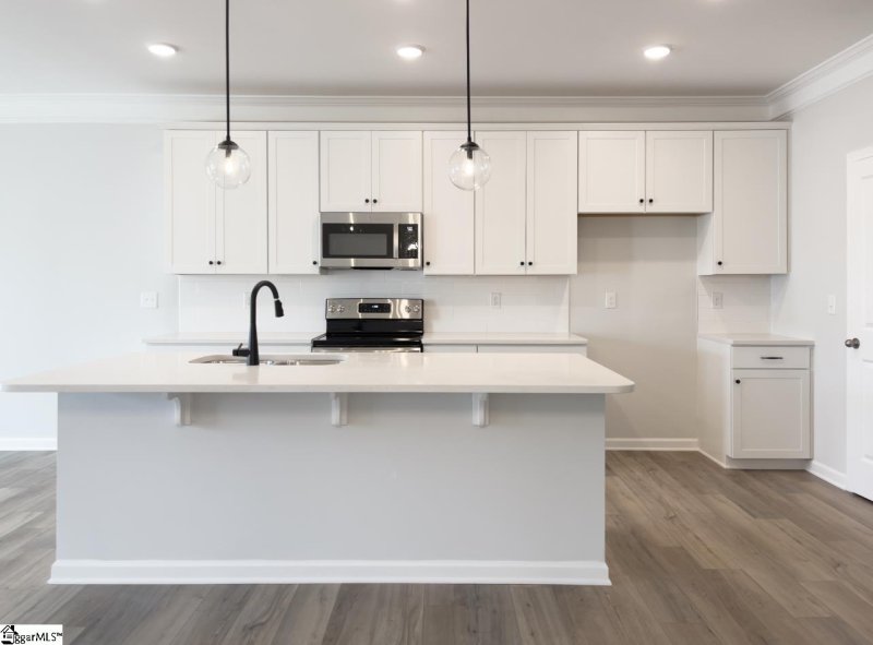 Property image 3 at 404 Wallen Court, Piedmont, SC 29673